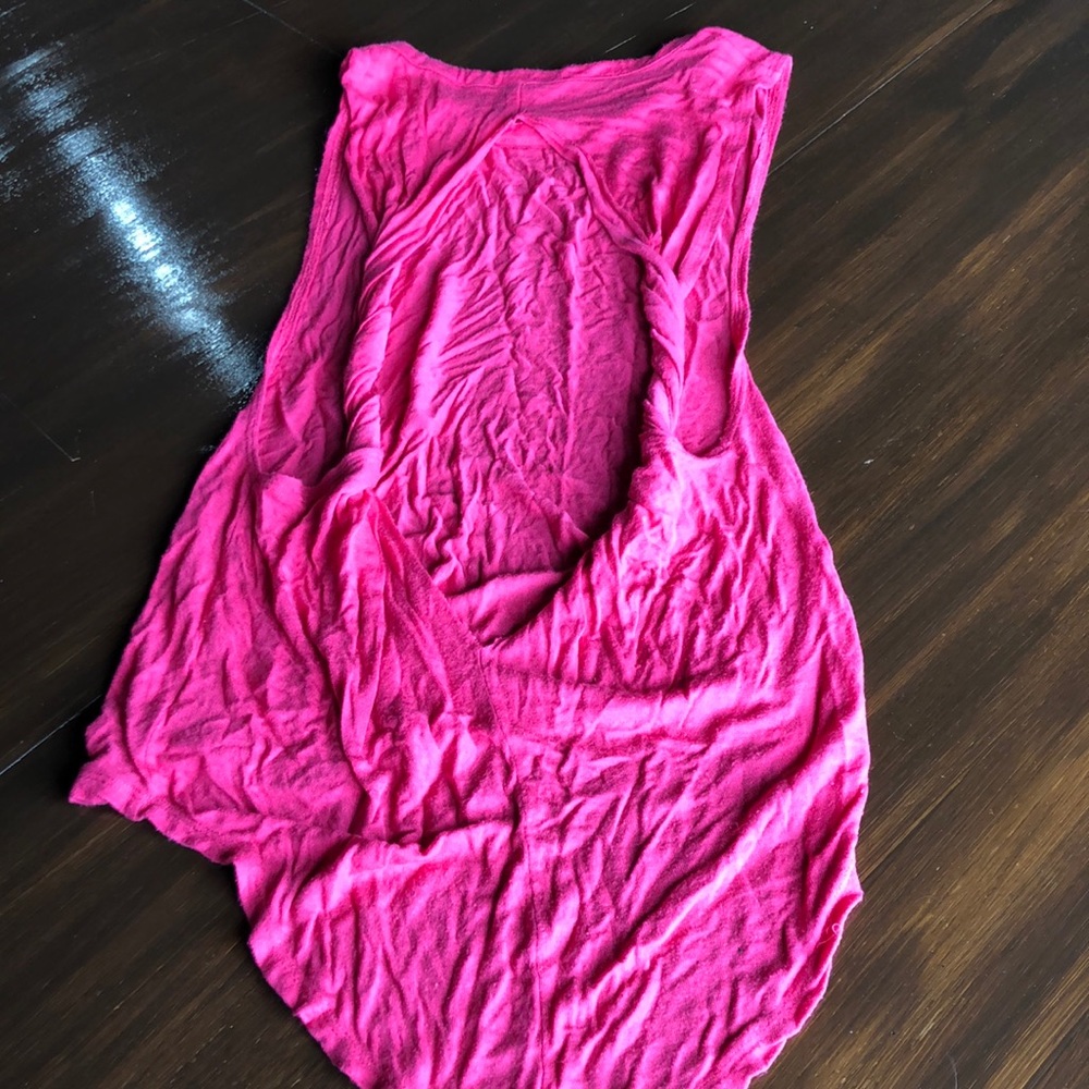 Twist back muscle tank